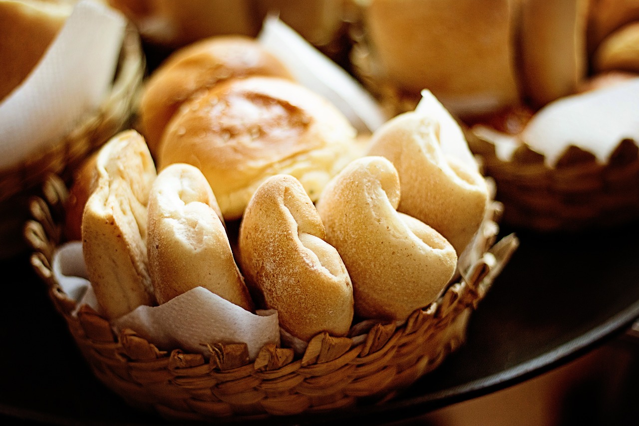 baked, breads, basket-2313462.jpg