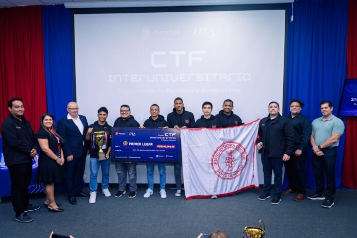 El equipo de INTEC ganó el primer lugar en la competencia.